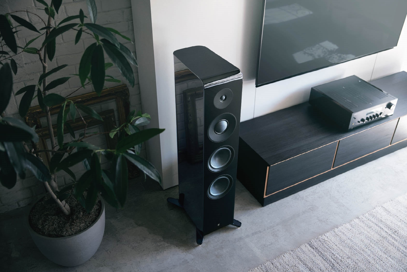 YAMAHA NS-2000A FLOORSTANDING SPEAKER