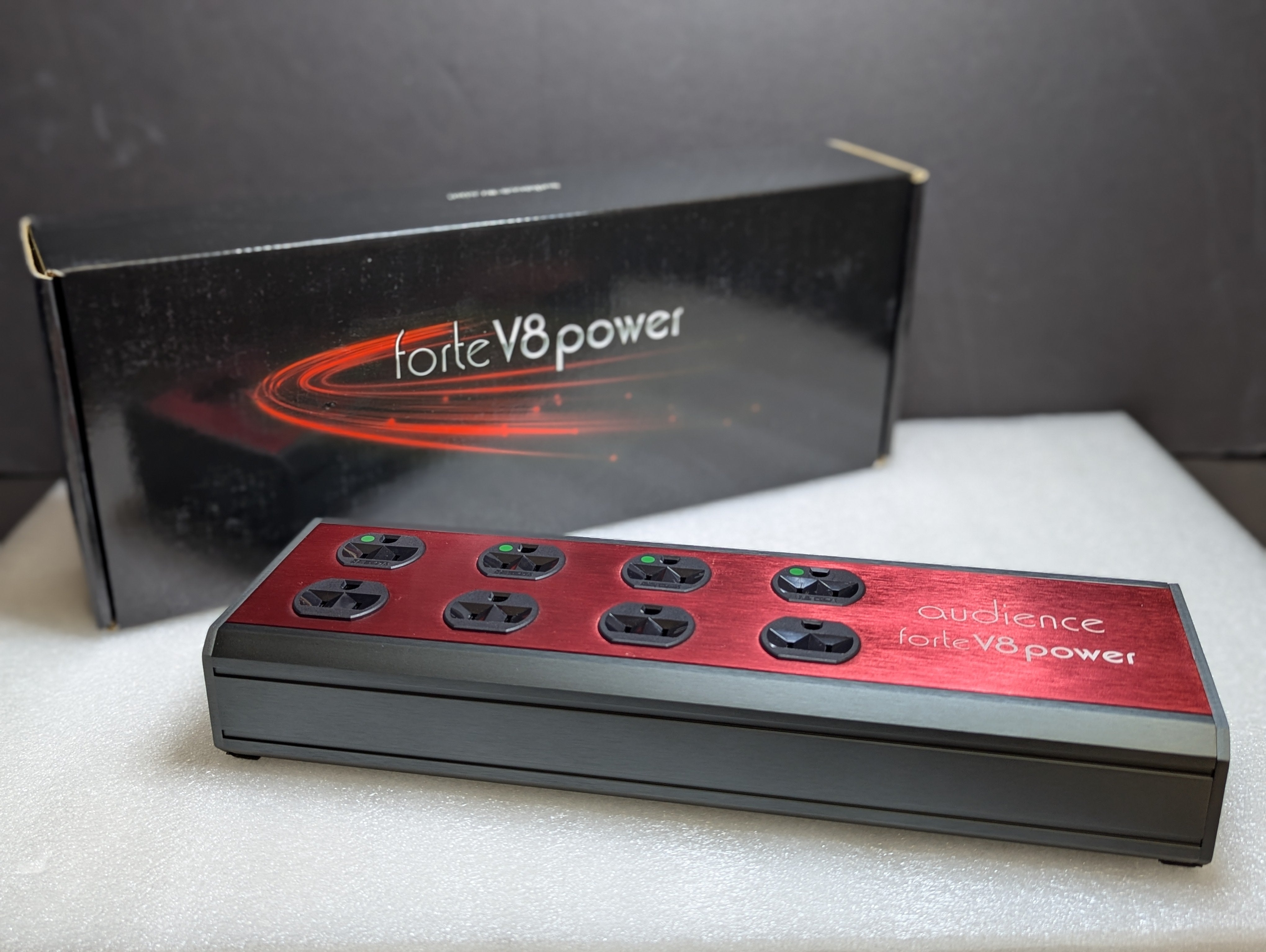 Audience Forte V8 Power Conditioner Power Strip - EXCELLENT with Power Cord