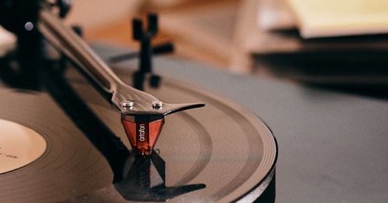 Ortofon 2M Red Moving Magnet Cartridge