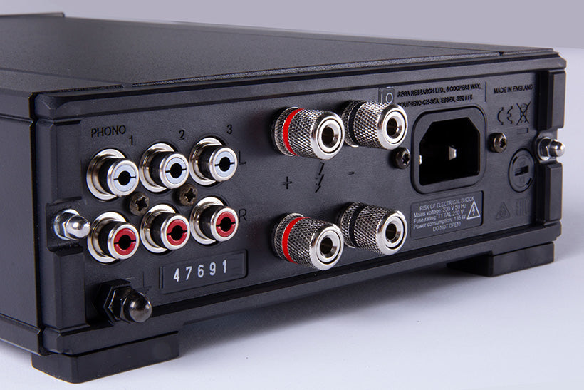 REGA IO Integrated Amplifier
